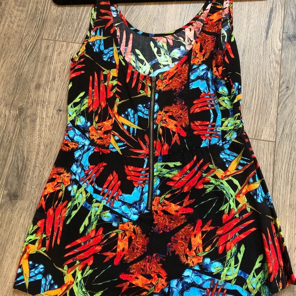 Volcom Tank - Picture 2 of 2
